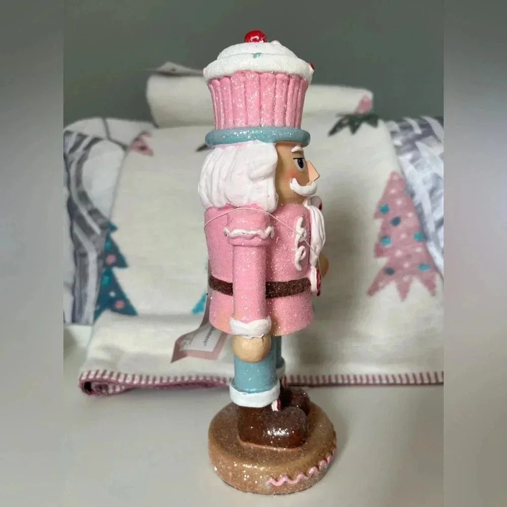 Cupcakes and cashmere nutcracker Christmas - Picture 4 of 4